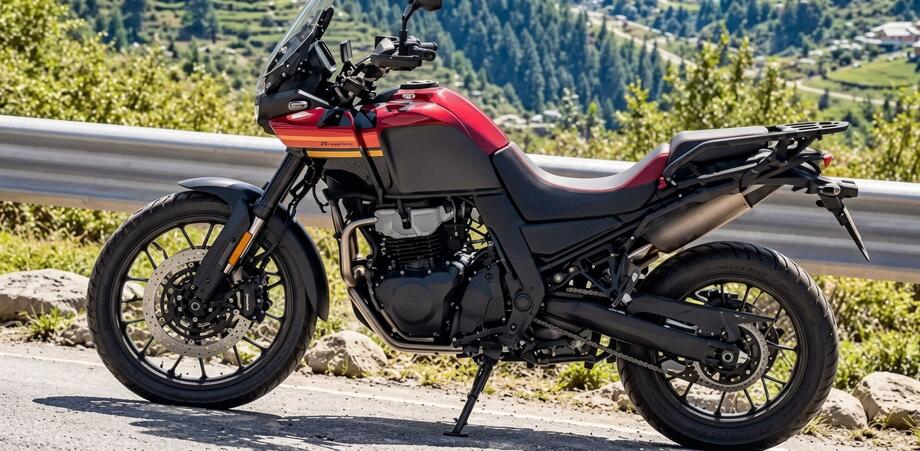 Royal Enfield Himalayan 750: la moto più spiata del 2026 non ha più segreti