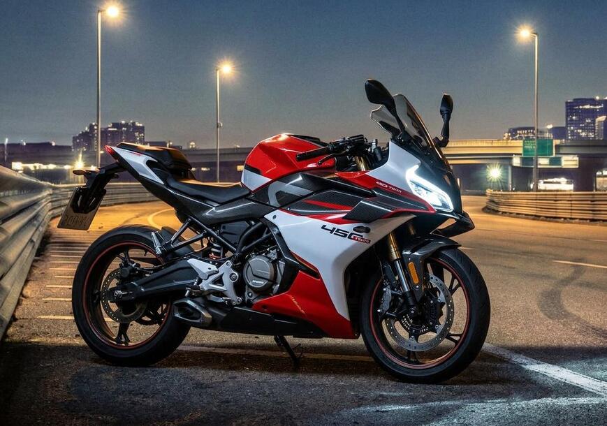 BMW F 450 RR: la sportiva per la patente A2 arriva il 15 ottobre