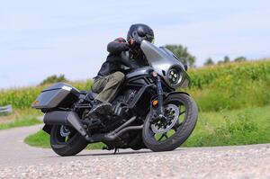 Prova Honda CMX 1100 Rebel, con il DCT è tutto più facile