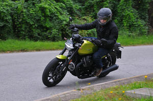 Prova Moto Guzzi V7 Sport: vintage fuori, moderna dentro