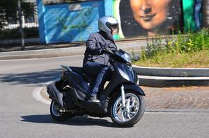 Piaggio Medley 200: in città e in autostrada non teme confronto