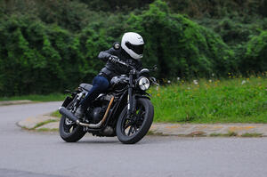 Triumph Speed Twin 900, il fascino discreto dell'equilibrio